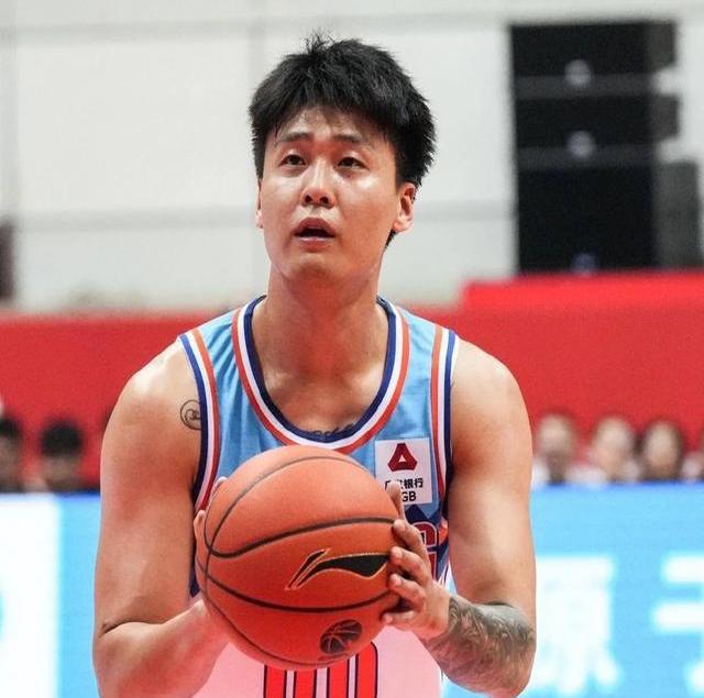 包含汉堡队在比赛中大获全胜，实力不容小觑！的词条